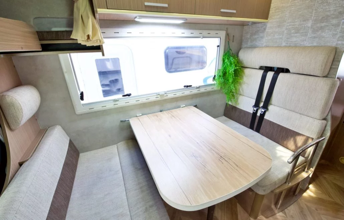 ファンタイム号　アンティーク×カフェ風インテリア画像