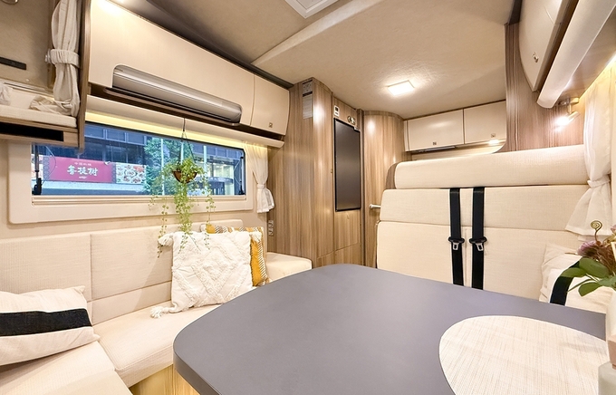 カムイ号　家庭用エアコン付♪フルフラットベッドでゆったり広々♪画像