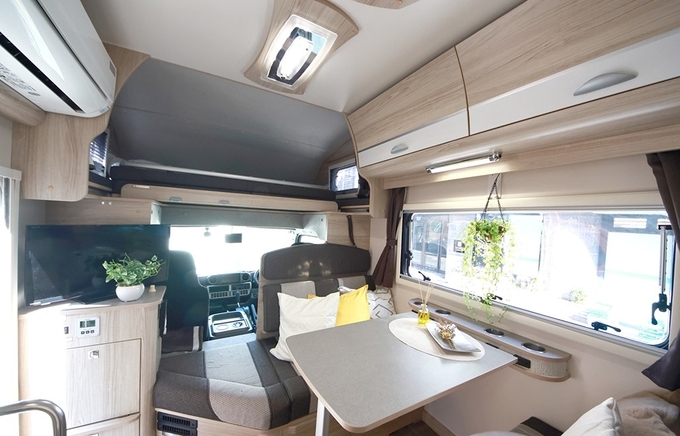 スクエアー号　家庭用エアコン付き、4WD、ディーゼル車画像