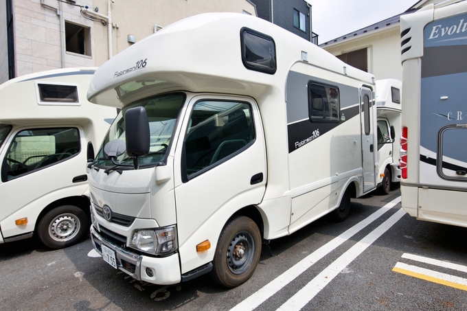 ダントレス号　9人乗り！フルフラットベッドで広々画像