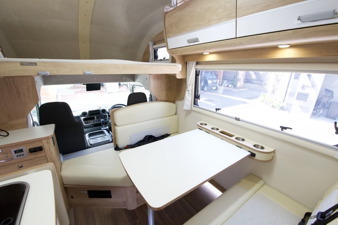 ヴィヴィッド号　高年式で装備充実♪家庭用エアコン付♪軽油だから燃費良♪画像