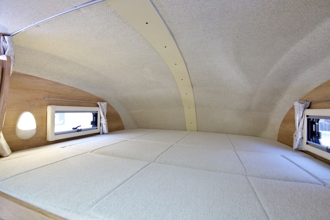 ヴィヴィッド号　高年式で装備充実♪家庭用エアコン付♪軽油だから燃費良♪画像