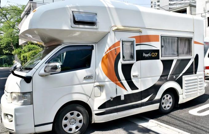 ダーウィン号　希少車！！ラウンジ感漂うゴージャスな1台♪画像