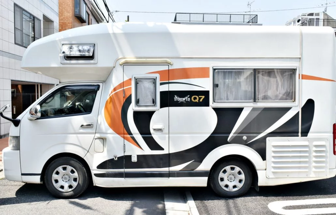 ダーウィン号　希少車！！ラウンジ感漂うゴージャスな1台♪画像
