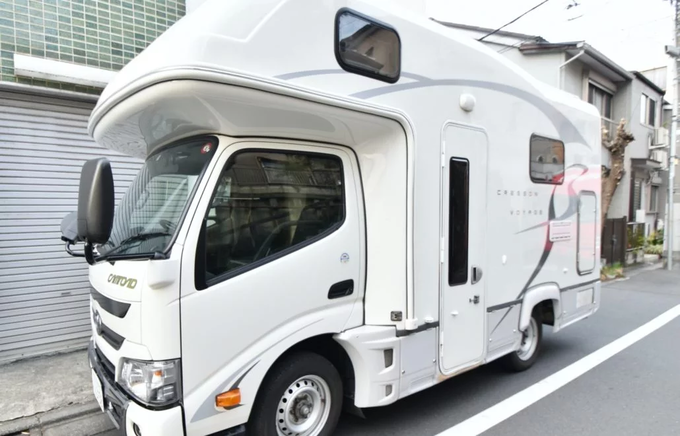 ブリック号　清潔感のあるホワイト基調車両♪画像
