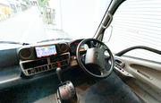 ブリック号　清潔感のあるホワイト基調車両♪画像