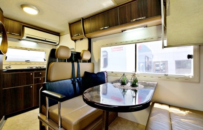 プラチナ号　高級感あふれるゴージャスな内装画像