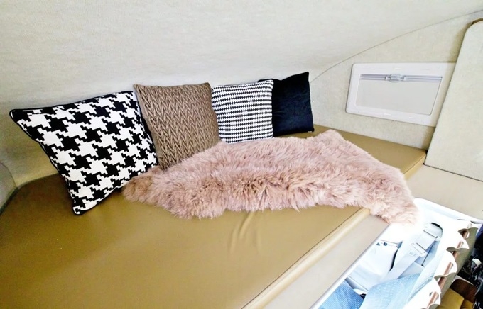 プラチナ号　高級感あふれるゴージャスな内装画像